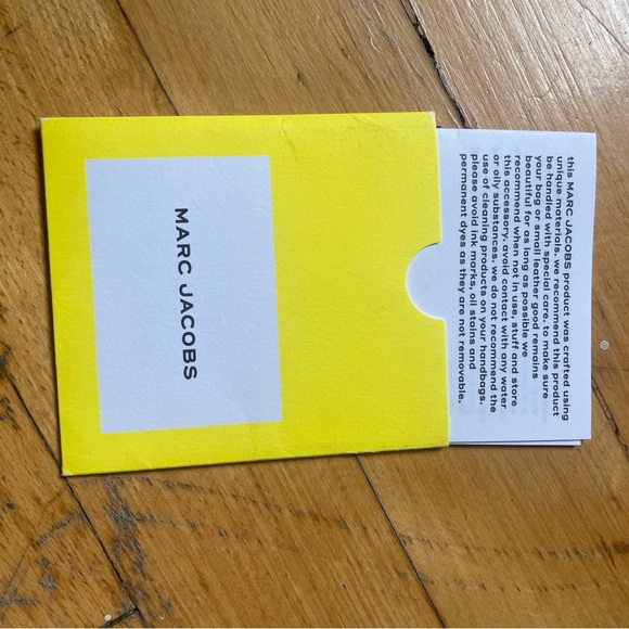 Marc Jacobs Medium The Tote Bag - Picture 5 of 5